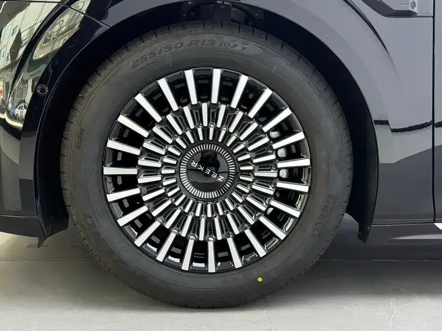 Zeekr 009 Zeekr 009 2024 six-seat executive version four-wheel drive 108kWh 2025 — миниатюра 2