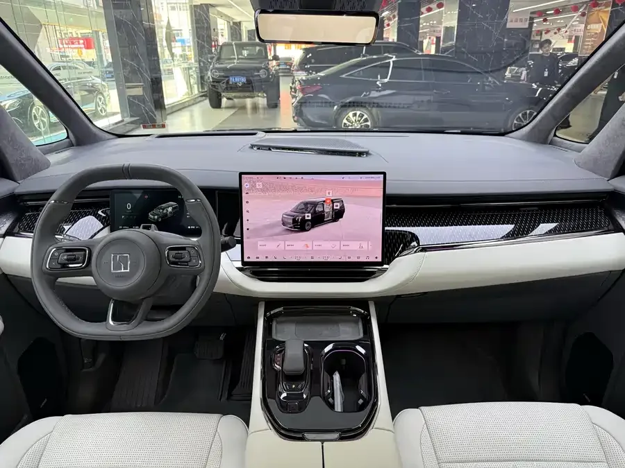 Zeekr 009 Zeekr 009 2024 six-seat executive version four-wheel drive 108kWh 2025 — миниатюра 3