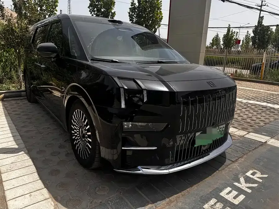 Zeekr 009 Zeekr 009 2024 seven-seat aisle version four-wheel drive 108kWh 2026 — миниатюра 3