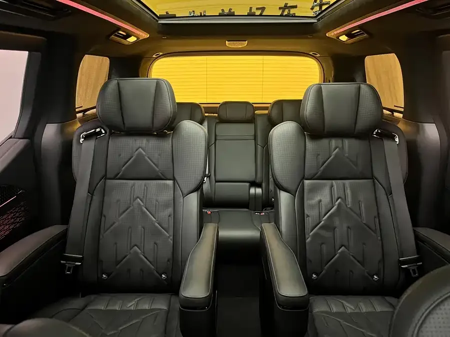 Zeekr 009 Zeekr 009 2024 seven-seat aisle version four-wheel drive 108kWh 2025 — миниатюра 4