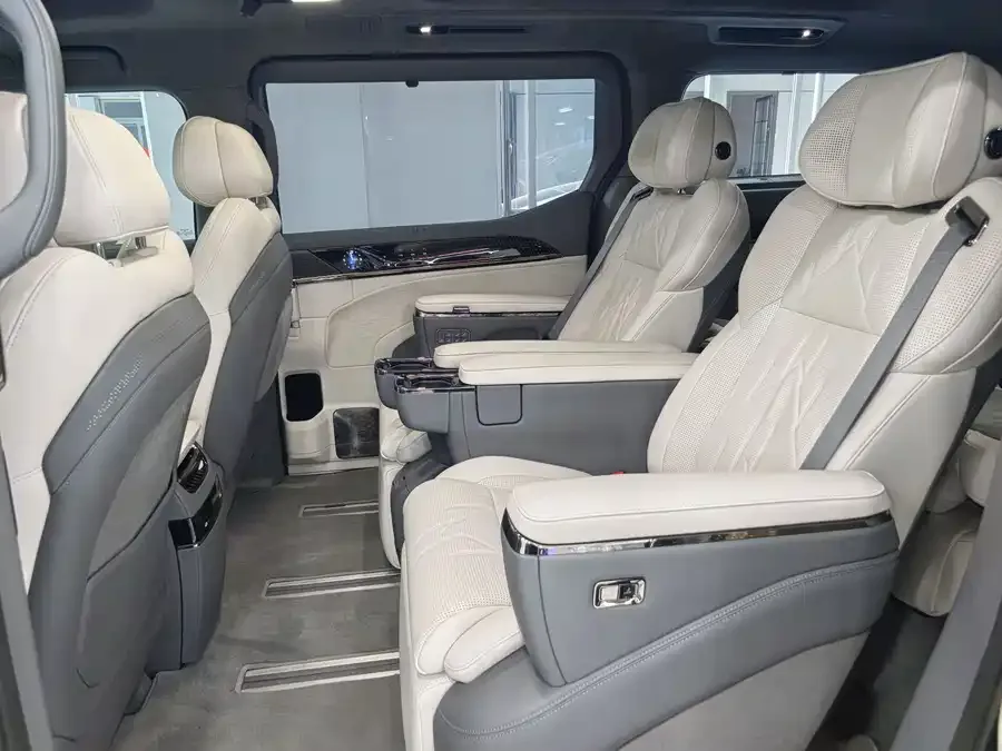 Zeekr 009 Zeekr 009 2024 six-seat executive version 4WD 140kWh 2024 — миниатюра 5