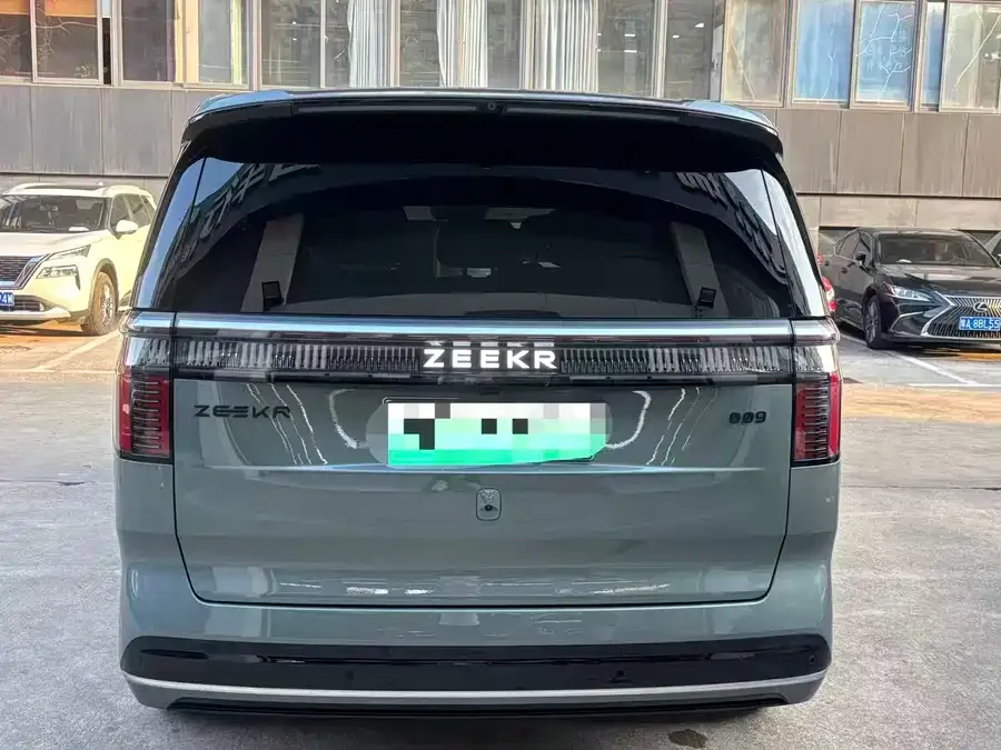 Zeekr 009 Zeekr 009 2024 seven-seat aisle version 108kWh 2024 — миниатюра 5