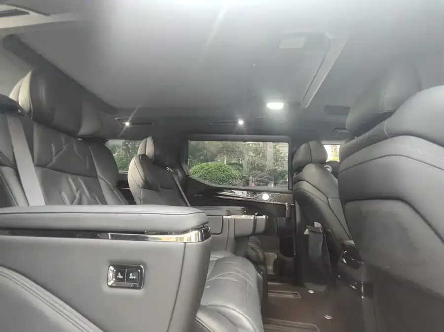 Zeekr 009 Zeekr 009 2024 six-seat executive version four-wheel drive 108kWh 2025 — миниатюра 4