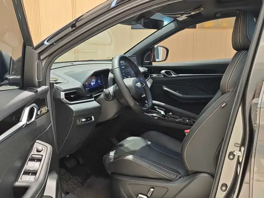 Geely Coolray SX11 Geely Binyue 2025 Model Binyue L 1.5TD DCT Star Shine 2025 — миниатюра 2