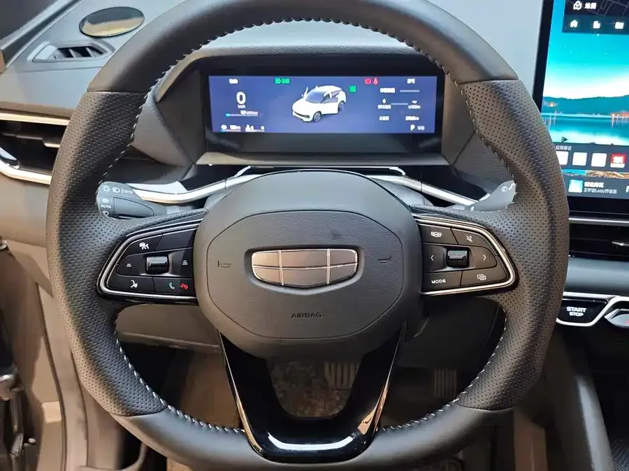 Geely Coolray SX11 Geely Binyue 2025 Model Binyue L 1.5TD DCT Star Shine 2025 — миниатюра 3