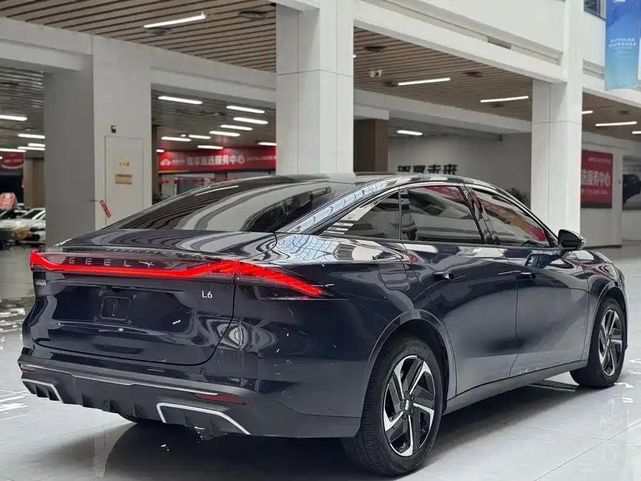Geely Galaxy L6 Galaxy L6 2023 125km MAX 2024 — миниатюра 2