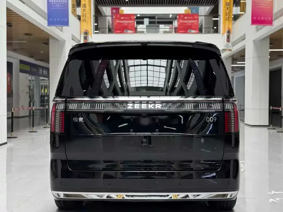 Zeekr 009 Zeekr 009 2024 six-seat executive version four-wheel drive 108kWh 2025 — миниатюра 2