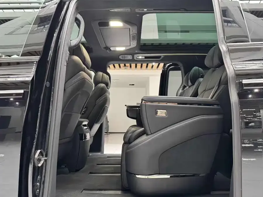 Zeekr 009 Zeekr 009 2024 six-seat executive version four-wheel drive 108kWh 2025 — миниатюра 4