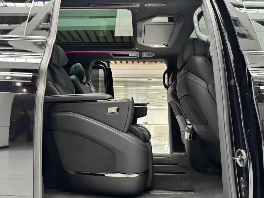 Zeekr 009 Zeekr 009 2024 six-seat executive version four-wheel drive 108kWh 2025 — миниатюра 5