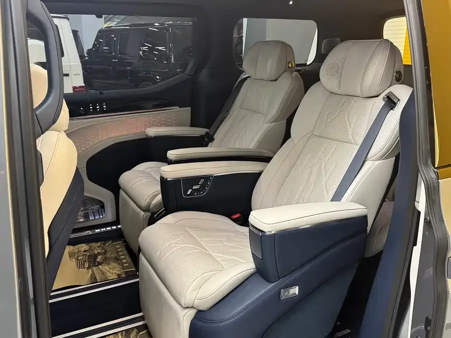 Zeekr 009 Zeekr 009 2024 seven-seat aisle version 108kWh 2025 — миниатюра 3