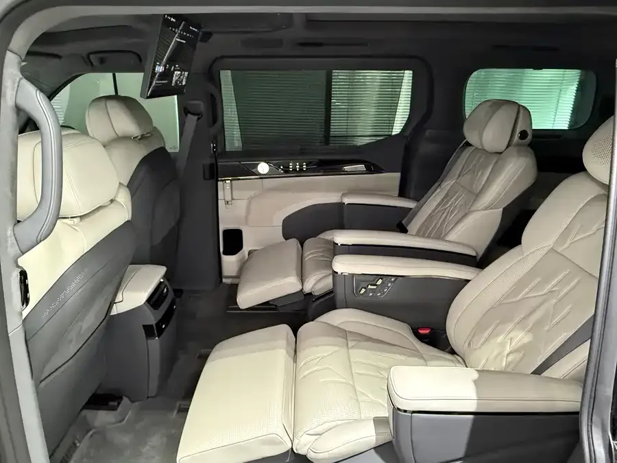 Zeekr 009 Zeekr 009 2024 seven-seat aisle version four-wheel drive 108kWh 2024 — миниатюра 3