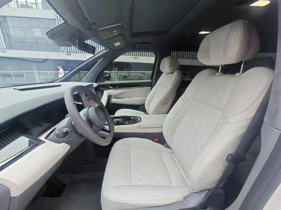 Zeekr 009 Zeekr 009 2024 six-seat executive version four-wheel drive 108kWh 2024 — миниатюра 5
