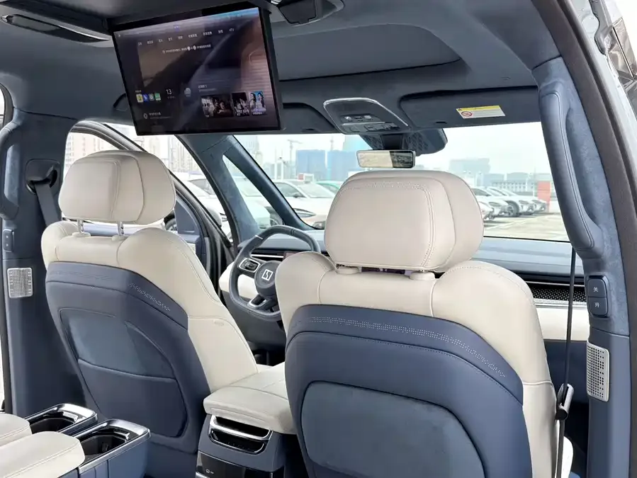Zeekr 009 Zeekr 009 2024 six-seat executive version four-wheel drive 108kWh 2025 — миниатюра 5