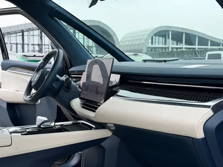 Zeekr 009 Zeekr 009 2024 seven-seat aisle version four-wheel drive 108kWh 2025 — миниатюра 3