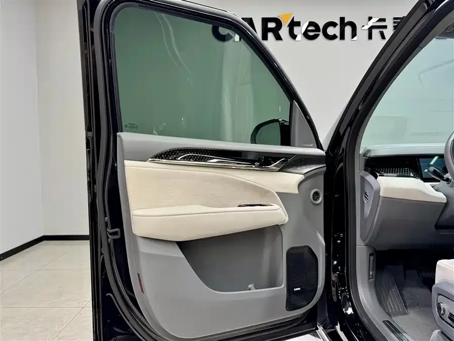Zeekr 009 Zeekr 009 2024 seven-seat aisle version four-wheel drive 108kWh 2024 — миниатюра 4