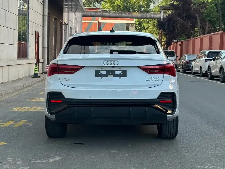 Audi Q3 SPORTBACK 2022 35 TFSI Enterprising 2023 — миниатюра 2