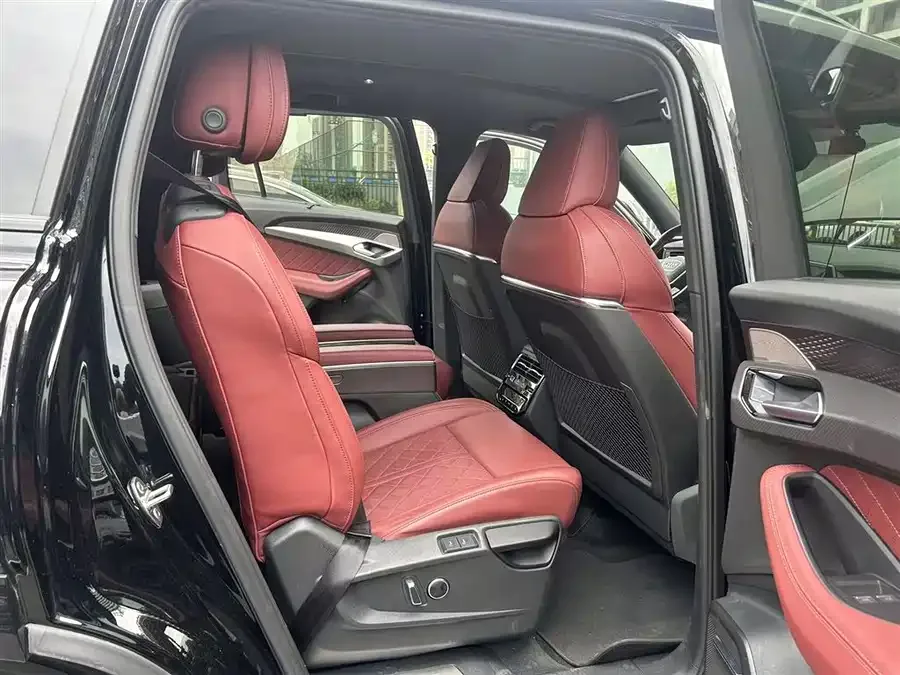Audi Q6 2024 45 TFSI quattro Black Warrior Edition 6 Seaters 2024 — миниатюра 3