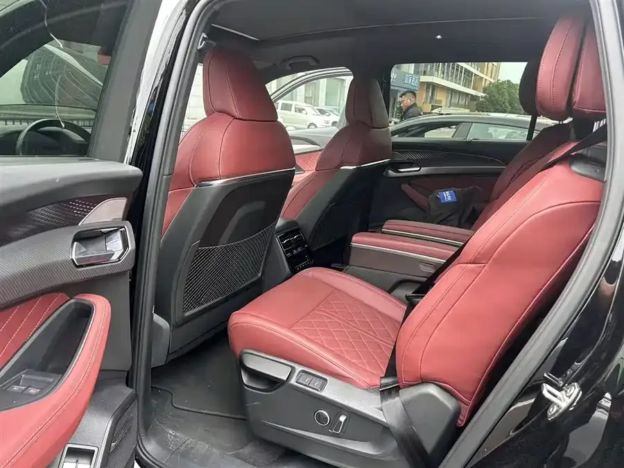 Audi Q6 2024 45 TFSI quattro Black Warrior Edition 6 Seaters 2024 — миниатюра 5