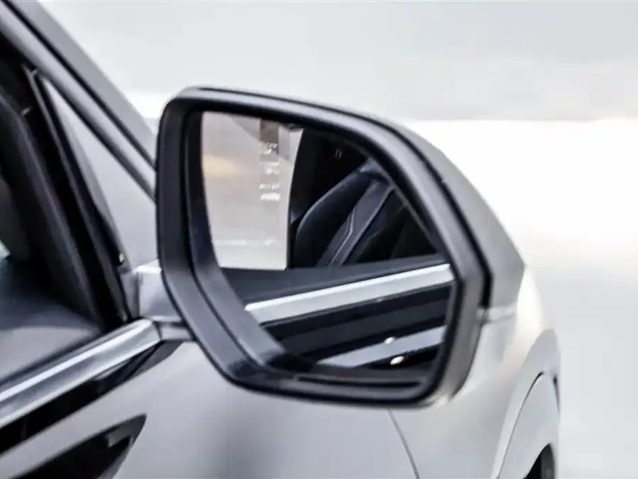Audi Q6 2024 40 TFSI quattro Guanyun Style Yulin Package 7 Seats 2024 — миниатюра 4