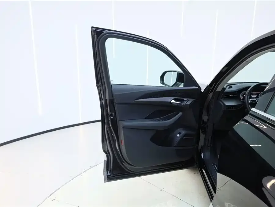 Audi Q6 2024 40 TFSI quattro Guanyun Style Yulin Package 7 Seats 2024 — миниатюра 5