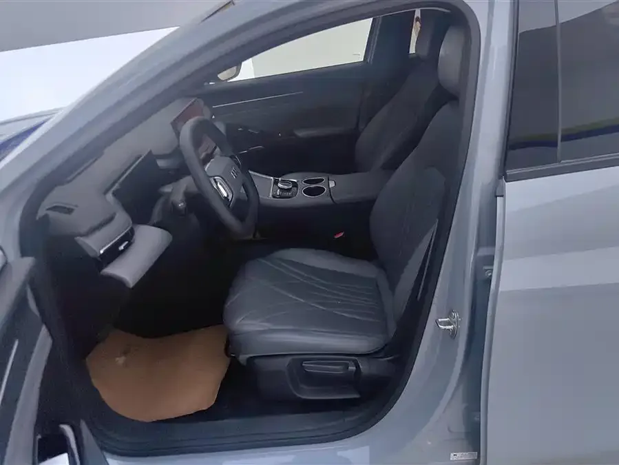 Geely Galaxy L6 Galaxy L6 2025 EM-i 140km Long-Range Edition 2025 — миниатюра 3