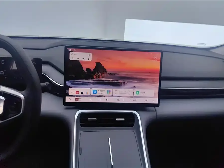 Geely Galaxy L6 Galaxy L6 2025 EM-i 140km Long-Range Edition 2025 — миниатюра 4