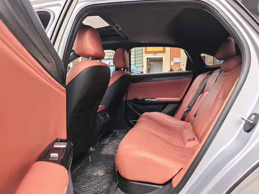 Geely Galaxy L6 Galaxy L6 2025 EM-i 140km Exploration+ Edition 2025 — миниатюра 4