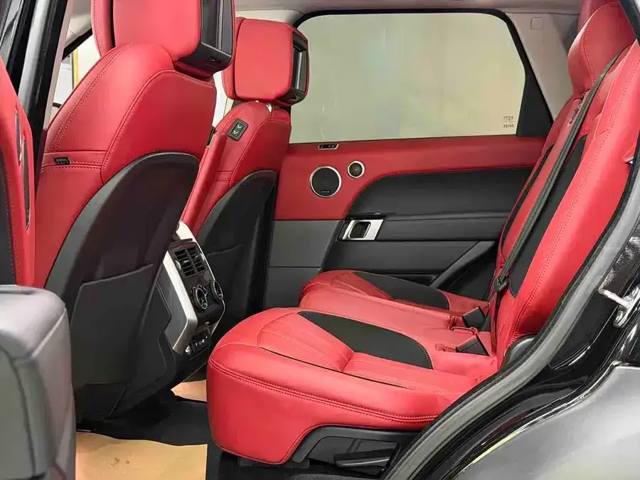 Land Rover Range Rover Sport Range Rover Sport 2022 3.0 L6 Black Edition 2022 — миниатюра 3