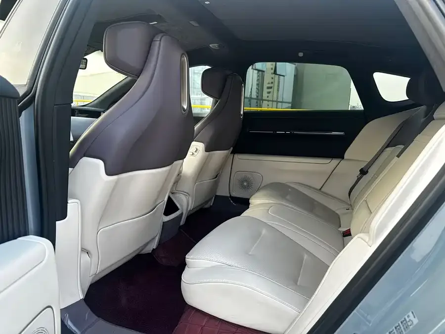 Avatr 12 Avita 12 2023 650 Triple Laser 4WD Performance Edition 2023 — миниатюра 2
