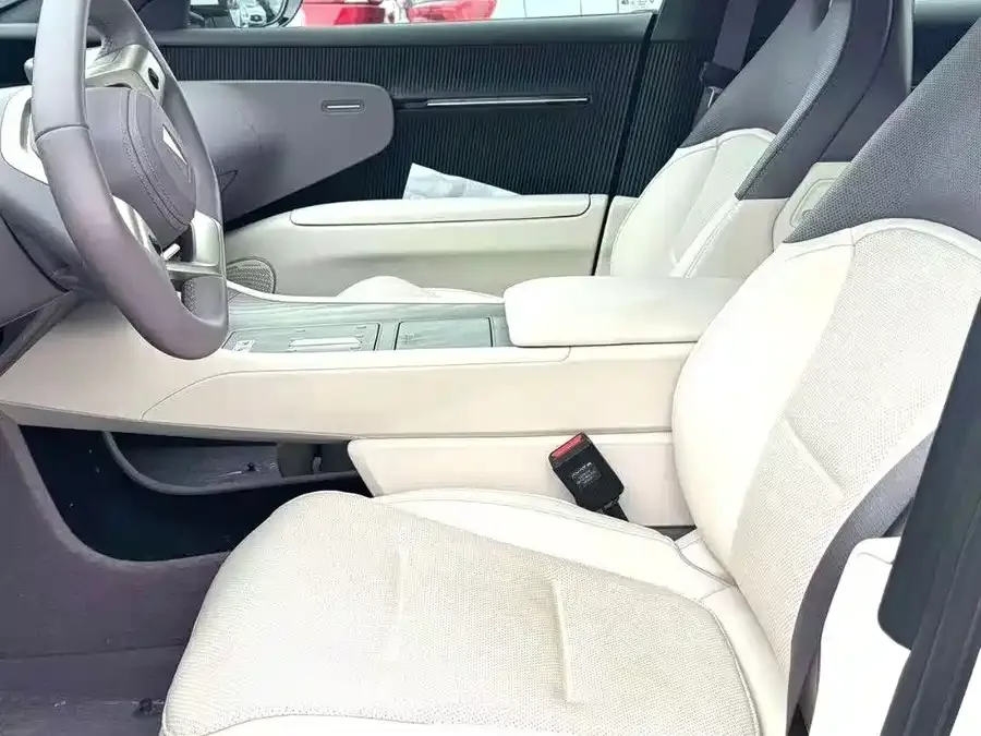 Avatr 12 Avita 12 2024 700 Triple Laser RWD Luxury Edition 2024 — миниатюра 3