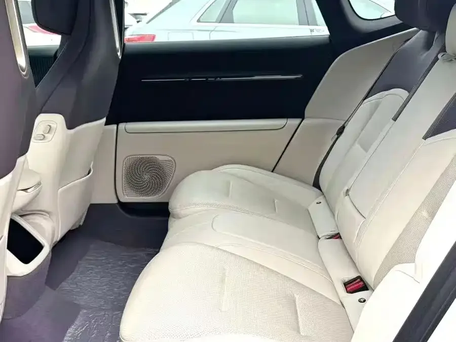Avatr 12 Avita 12 2024 700 Triple Laser RWD Luxury Edition 2024 — миниатюра 4