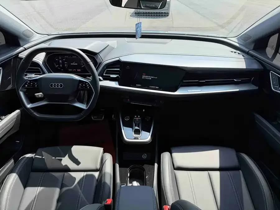 Audi Q4 e-tron 2024 40 e-tron Creative Edition 2024 — миниатюра 3