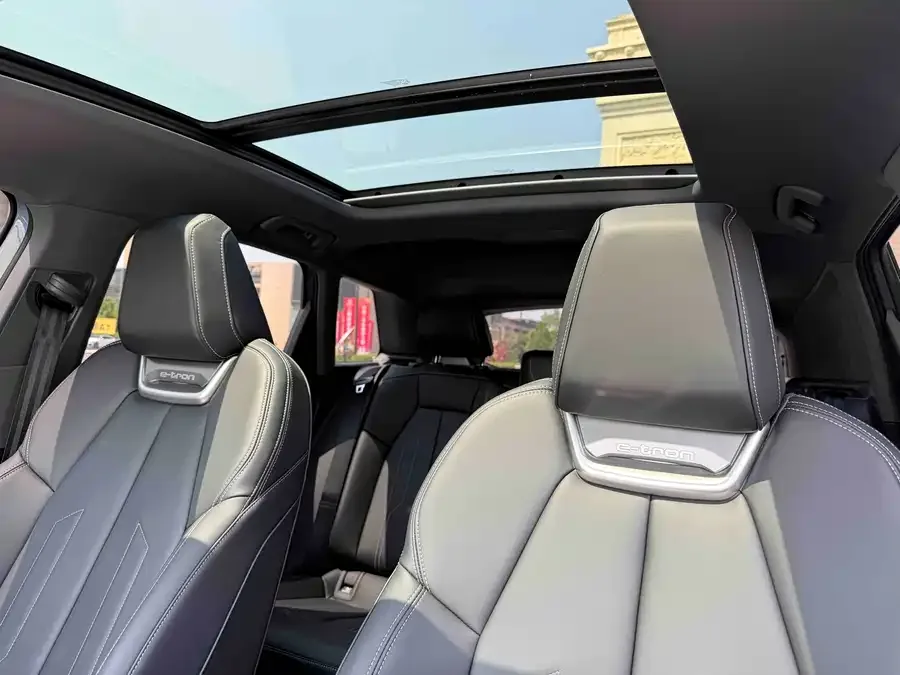 Audi Q4 e-tron 2024 40 e-tron Creative Edition 2024 — миниатюра 4