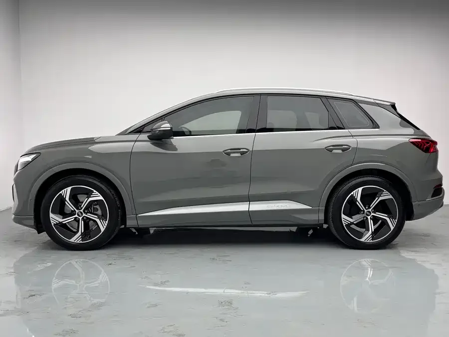 Audi Q4 e-tron 2023 40 e-tron Creative Edition 2023 — миниатюра 3
