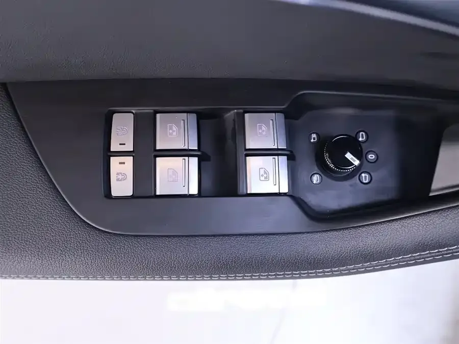 Audi A6 2023 allroad quattro 55 TFSI exclusive off-road version 2024 — миниатюра 5