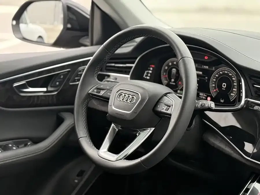 Audi Q8 2024 55 TFSI Luxury Dynamic Edition 2025 — миниатюра 3
