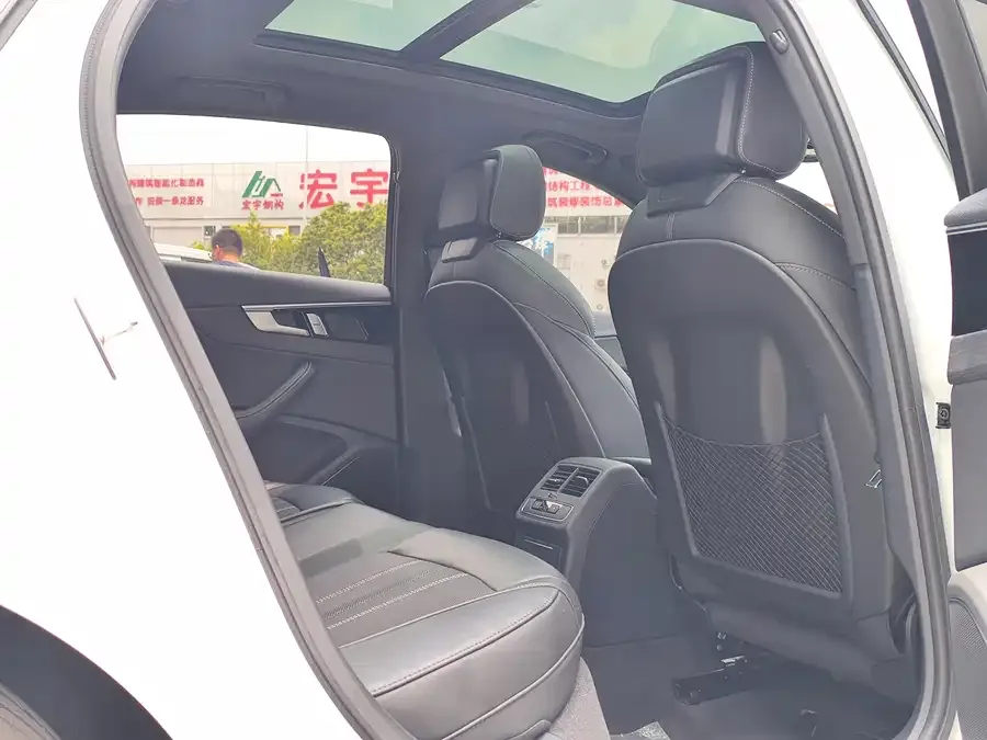 Audi a4 l 2024 40 TFSI luxury and dynamic model 2024 — миниатюра 5