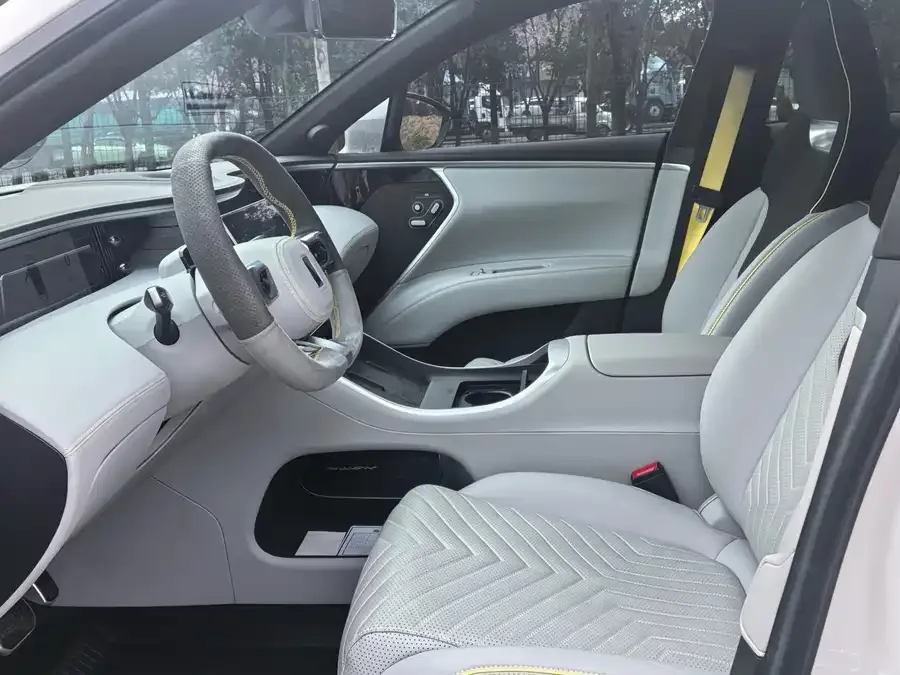 Avatr 11 Avita 11 2022 Long Range Dual Motor Luxury Edition 4 Seaters 2023 — миниатюра 2