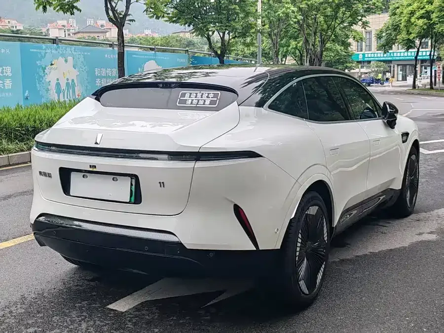 Avatr 11 Avita 11 2023 Hongmeng 90 degree rear-wheel drive version 2024 — миниатюра 4