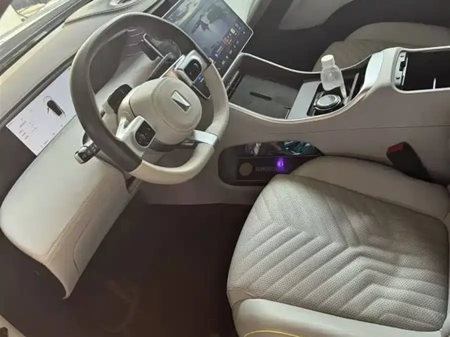 Avatr 11 Avita 11 2023 Hongmeng 90 degree rear-wheel drive version 2024 — миниатюра 4