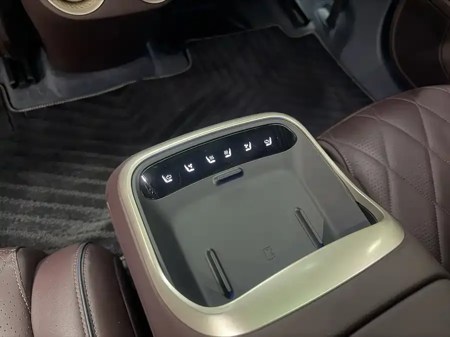 Avatr 11 Avita 11 2024 730 Triple Laser RWD Luxury Edition 2024 — миниатюра 4