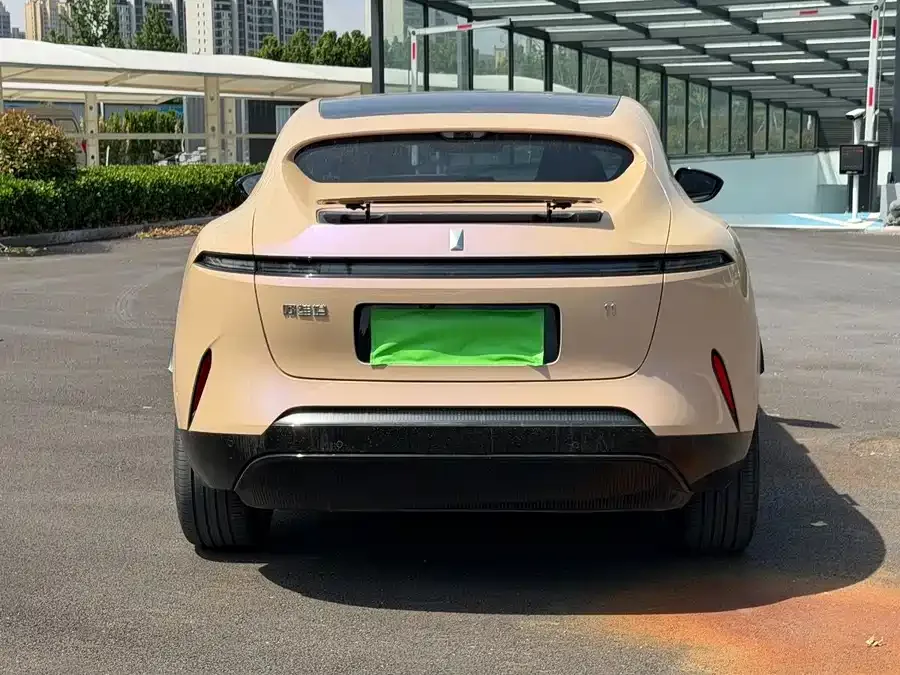 Avatr 11 Avita 11 2025 facelift Max extended range version 2025 — миниатюра 2