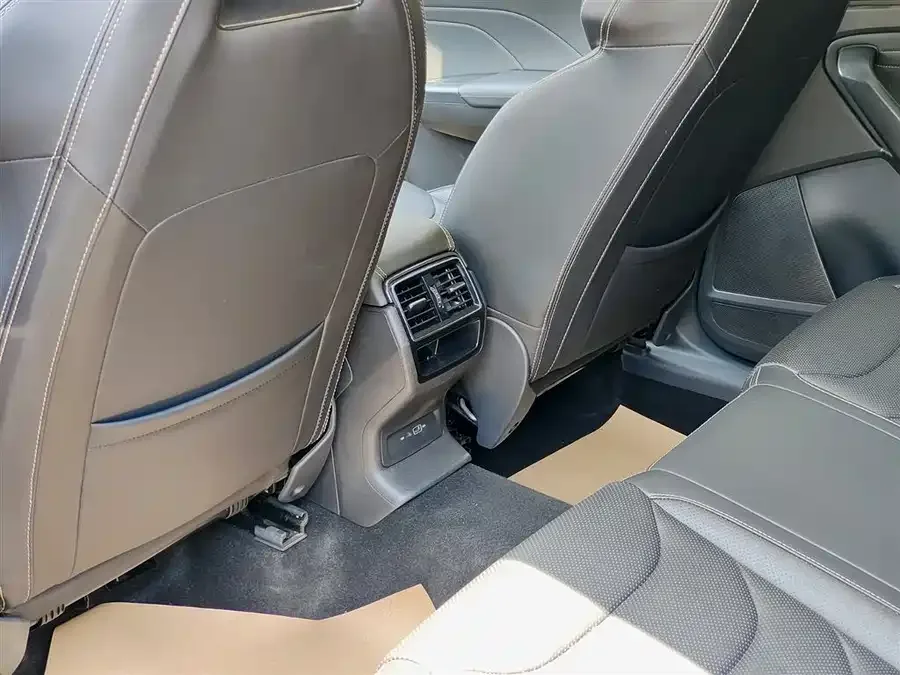 Skoda Kodiaq Kodiak 2022 TSI330 5-seat two-wheel drive exclusive version 2023 — миниатюра 3