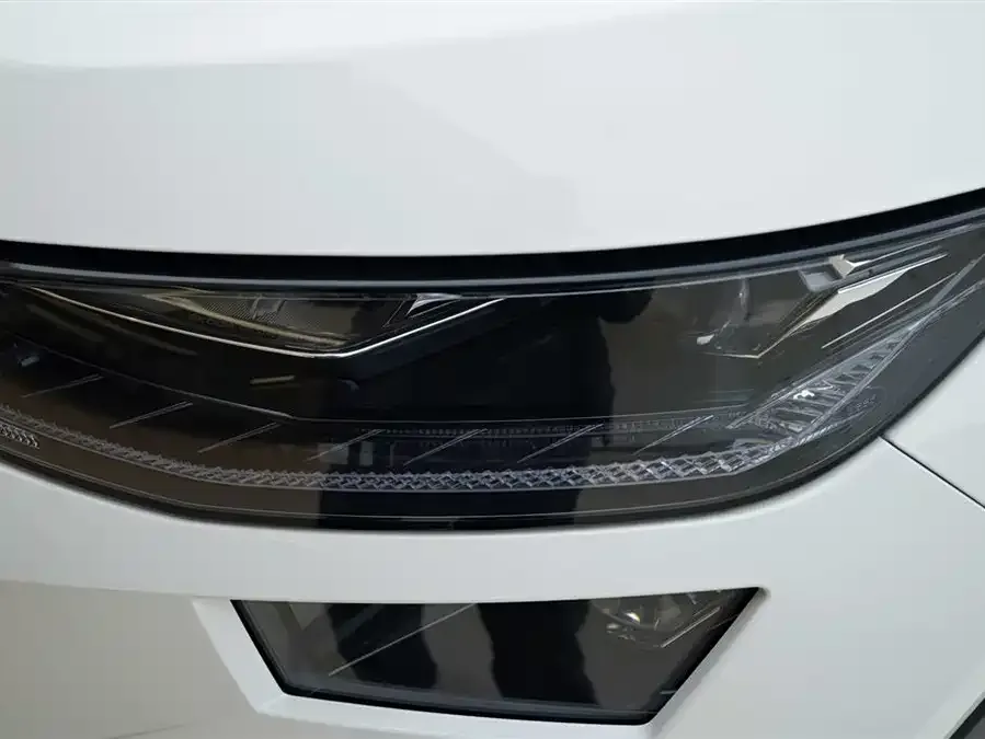 Skoda Kodiaq Kodiak 2024 TSI330 5-seater two-wheel drive powerful version 2024 — миниатюра 4