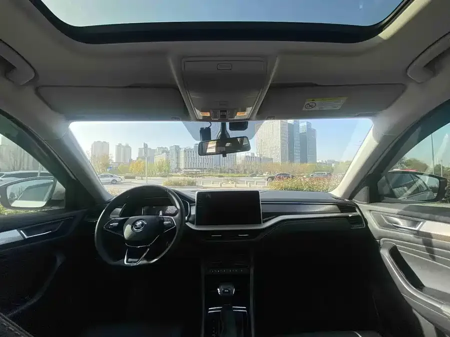 Skoda Kodiaq Kodiak 2022 TSI330 7-seat two-wheel drive luxury version 2022 — миниатюра 2
