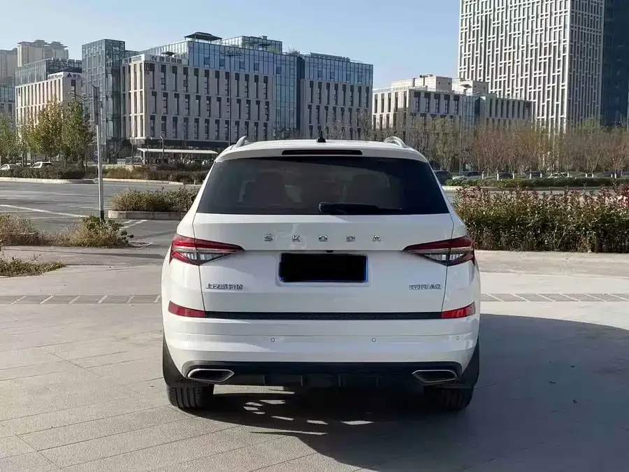 Skoda Kodiaq Kodiak 2022 TSI330 7-seat two-wheel drive luxury version 2022 — миниатюра 5