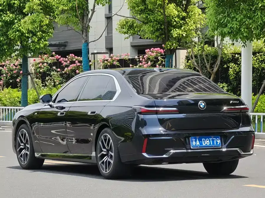 BMW 7 Series BMW 7 Series 2023 735Li M Sport Package 2024 — миниатюра 4