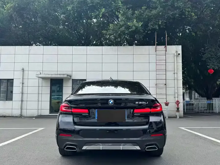 BMW 5 Series BMW 5 Series 2022 530Li Exclusive M Sport Package 2022 — миниатюра 3
