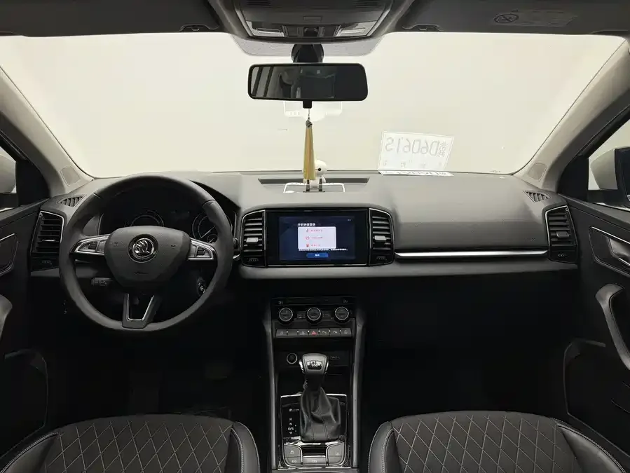 Skoda Karoq Korok 2021 TSI280 Deluxe Edition 2022 — миниатюра 4