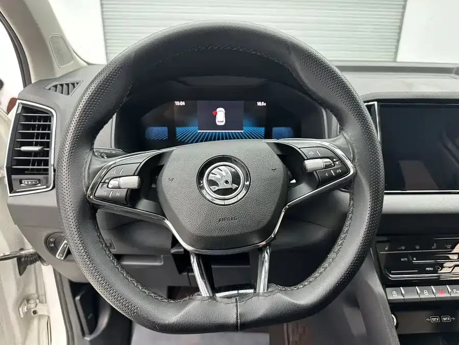 Skoda Karoq Korok 2022 TSI280 Exclusive Edition 2022 — миниатюра 4